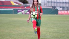 Imagem de Futebolista internacional portuguesa Suzane Pires reforça Marítimo