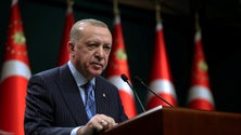 Imagem de Erdogan diz que UE se afasta dos seus «valores fundamentais»