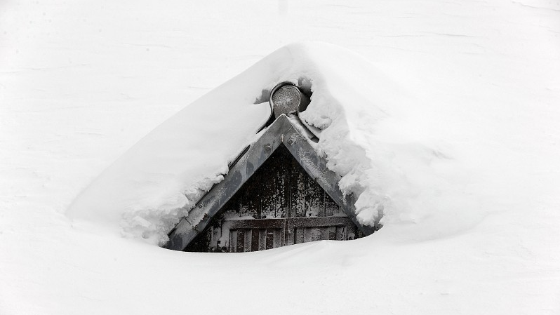 Imagem de Tempestade de neve na Califórnia deixa mais de 126 mil sem luz