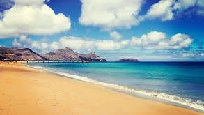 Praia do Porto Santo reabre no próximo domingo