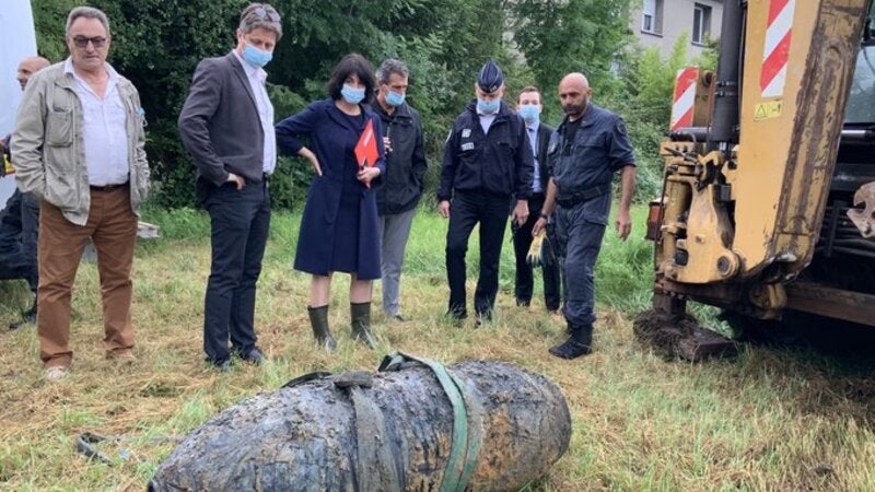 Desarmada bomba de 500 quilos da II Guerra Mundial