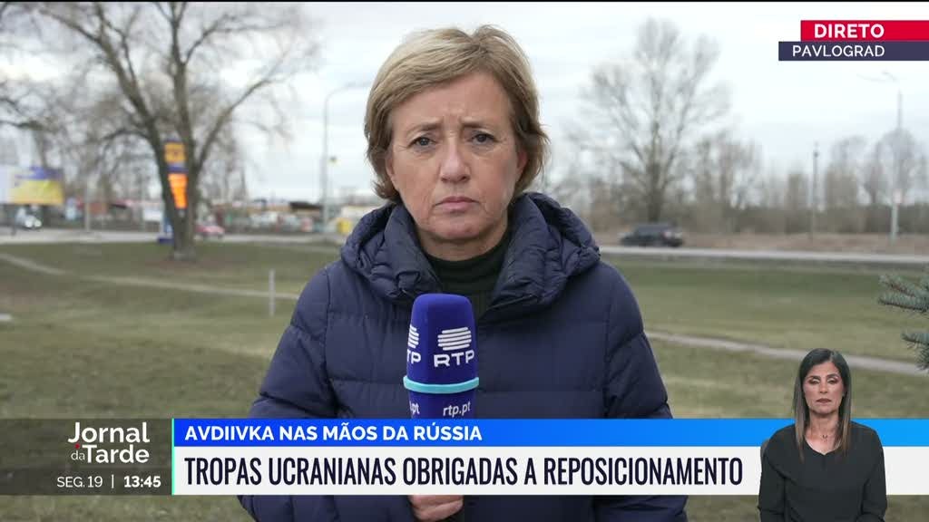 Bandeira russa hasteada em Avdiivka. Tropas ucranianas reposicionam-se