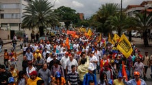 Imagem de Manifestantes desafiam polícia e pedem pressão internacional contra as eleições na Venezuela