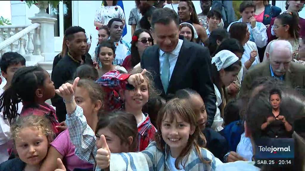 Montenegro celebrou o teatro no dia da liberdade