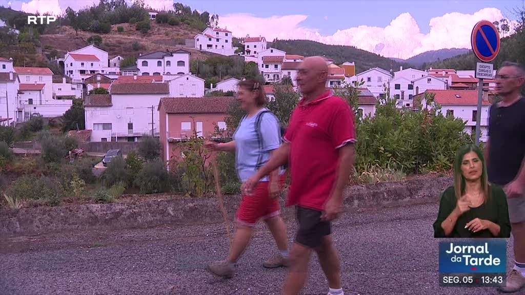 Cortada principal via de acesso a várias aldeias de Pampilhosa da Serra