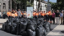 Imagem de Cerca de 600 kg de lixo são deitados no chão todos os dias