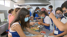 Imagem de Crianças cozinham para famílias carenciadas (vídeo)