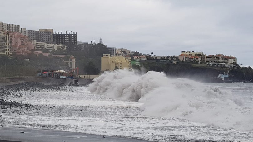 Capitania emite aviso de agitação marítima forte