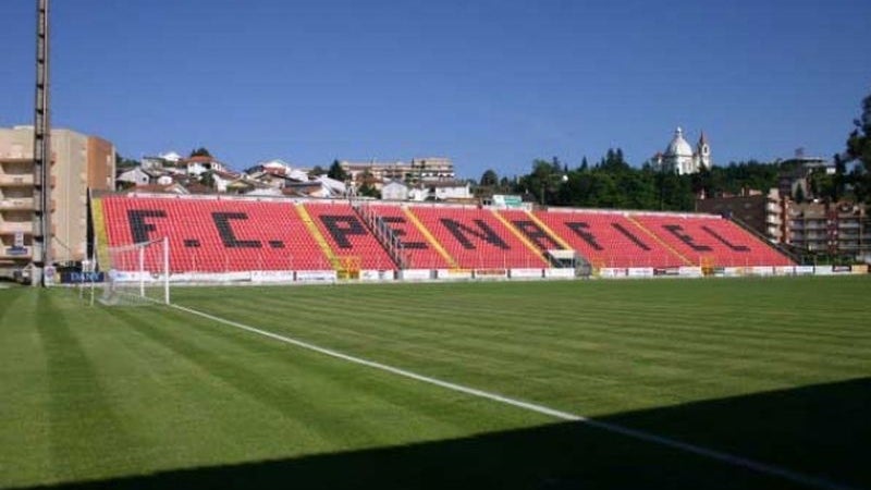 Nacional empata em Penafiel