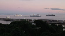 Imagem de Navios Fred Olsen despedem-se do Funchal com o pôr do sol como plano de fundo (vídeo)
