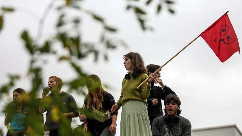 Imagem de Jovens ativistas pelo clima condenados a multa de 295 euros por desobediência
