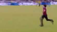Imagem de Detido o jovem que invadiu o jogo entre o Marítimo e o Desportivo das Aves