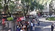 Centenas de alunos aguardaram Marcelo na chegada ao Liceu