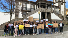 Imagem de Estudantes manifestam-se nos Açores (Vídeo)