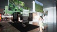 Imagem de “Vinha, Mosto e Vinho” em exposição no Aeroporto da Madeira
