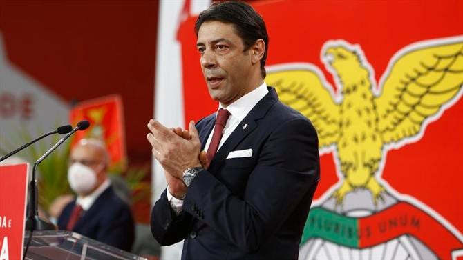 Imagem de Rui Costa reconhece desilusão e pede tempo