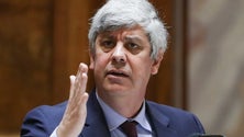 Imagem de Subida dos combustíveis «aparentemente descontrolada», mas temporária