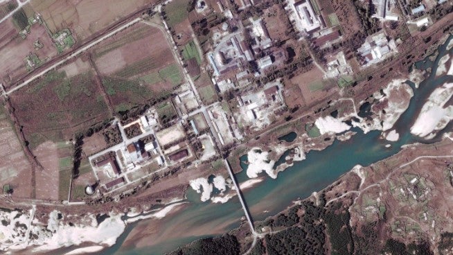 Coreia do Norte parece ter reiniciado um reator nuclear
