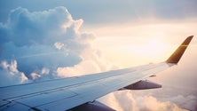 Imagem de Reino Unido suspende ligações aéreas de Portugal