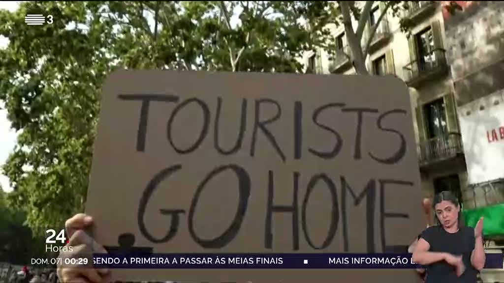 Excesso de turismo. Milhares de pessoas manifestaram-se em Barcelona