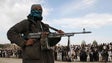 Talibãs encerraram quatro rádios e detiveram seis jornalistas
