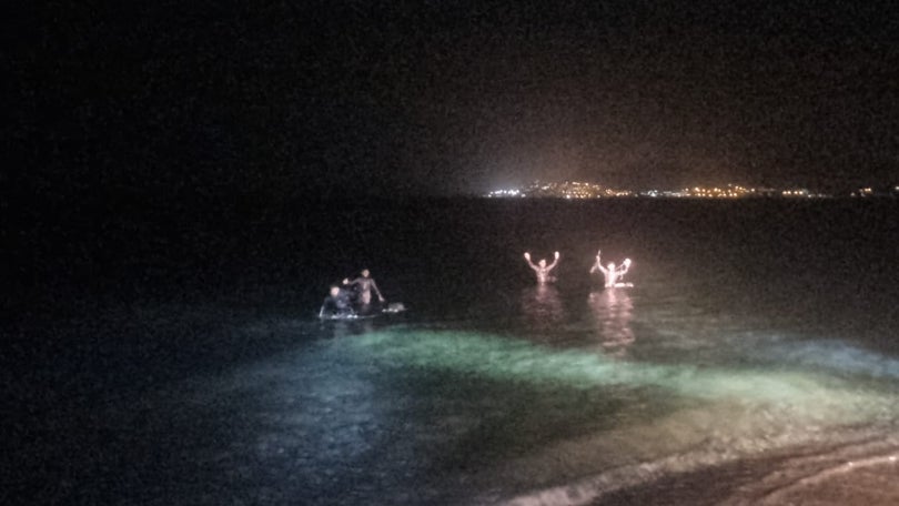 Polícia Marítima portuguesa resgata quatro migrantes na ilha de Kos na Grécia
