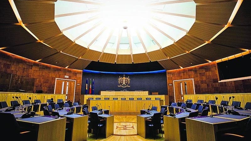 Covid-19: Parlamento Regional cancela plenários da próxima semana