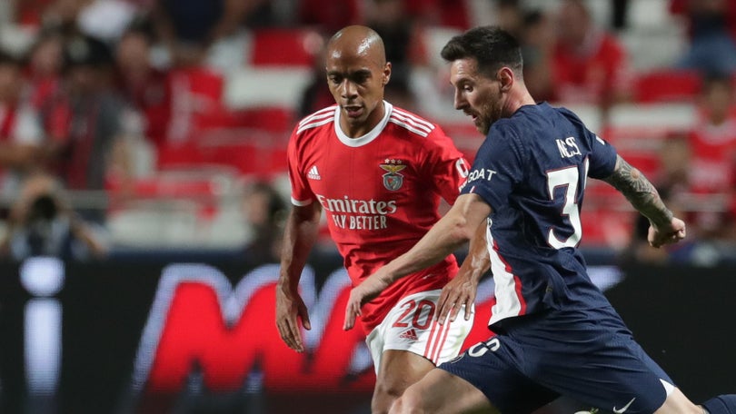 Benfica «agiganta-se» na Europa e empata com o PSG