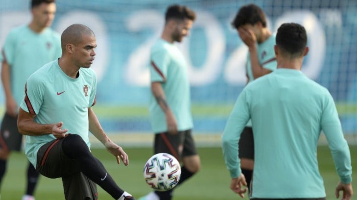 Imagem de Portugal decide passagem aos «oitavos» com a França