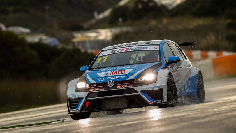 Imagem de Francisco Abreu esteve hoje em bom plano na qualificação para a ronda decisiva do Campeonato Nacional de Velocidade de Turismo