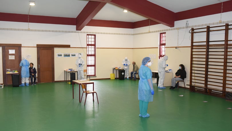 Imagem de Testes nas escolas detetam 40 casos