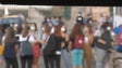 Imagem de Covid-19: Governo Central quer acabar com concentrações à porta das escolas