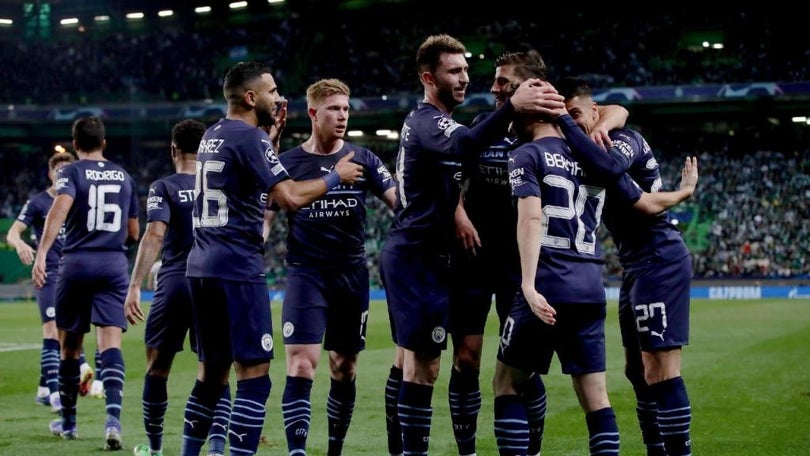 Imagem de Avião do City desviado para Liverpool