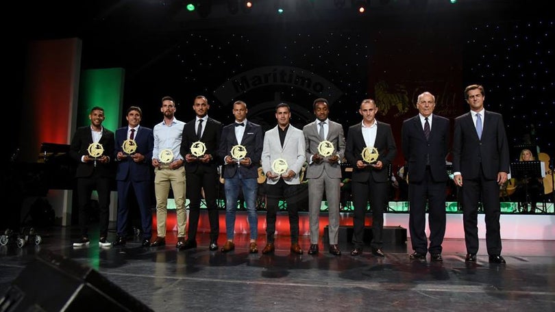 Imagem de Bebeto eleito melhor futebolista e Daniel Ramos treinador da época na Gala do Marítimo