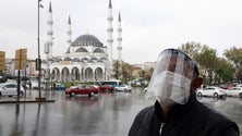 Imagem de Covid-19: Turquia impõe novo recolher obrigatório este fim de semana