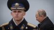 EUA sancionam amigo próximo de Putin e corretora para oligarcas russos