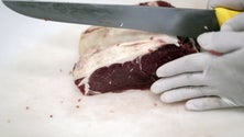 Imagem de ARAE apreende 100 kg de carne estragada