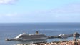Imagem de Porto do Funchal com dois navios que trazem mais de 5 500 pessoas