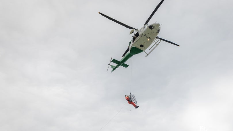 Imagem de Mais de 360 pessoas salvas este ano pela Força Aérea e Marinha