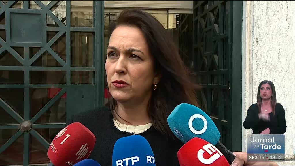 Imagem de Ministra da Justiça considera que queixa de Sócrates 