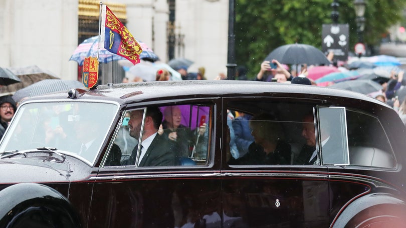 Imagem de Isabel II: Corpo da rainha em Westminster para visitas públicas