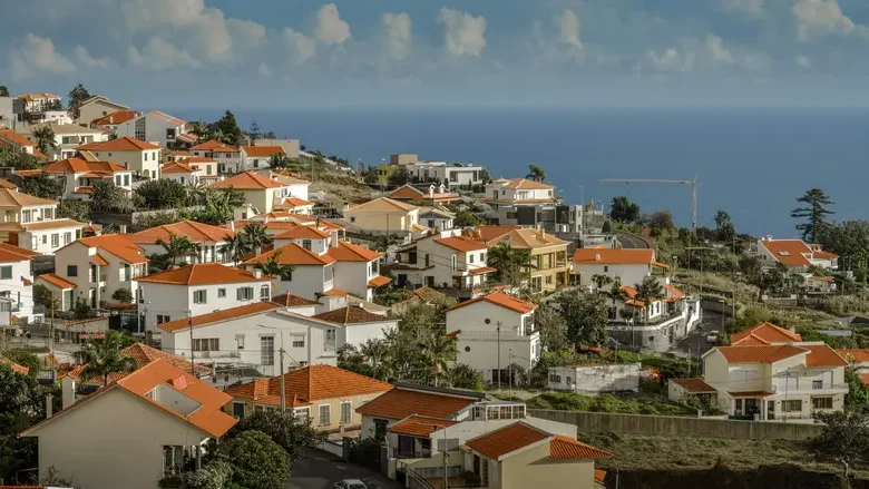 Imagem de Habitação no Funchal 425 euros mais cara por metro quadrado do que a média do país