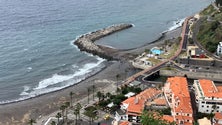 Análises na praia da Ribeira Brava vão decidir a sua (re)abertura (áudio)