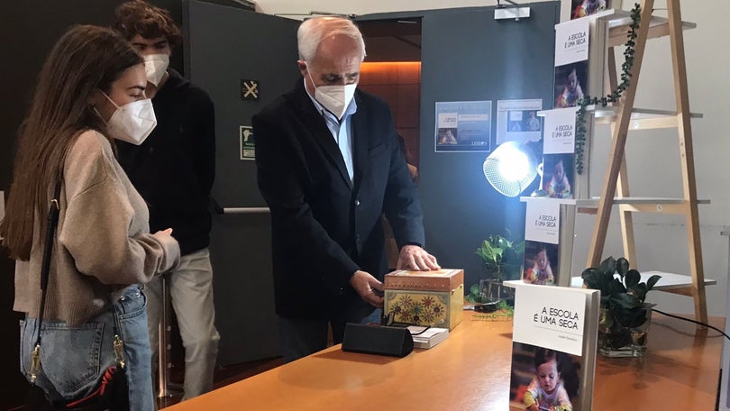 Imagem de Obra reflete sobre o sistema de educação atual