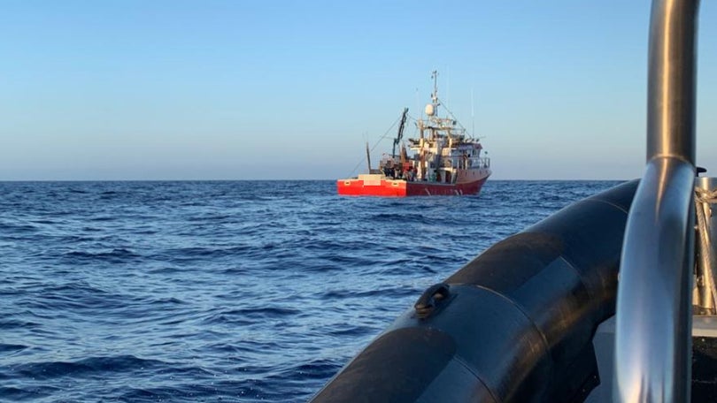 Imagem de Autoridade Marítima resgata tripulante de embarcação a sul de Câmara de Lobos