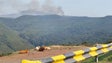 Incêndio encerra duas estradas que acedem ao Rabaçal (vídeo)