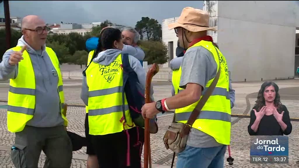 Peregrinos a caminho de Fátima