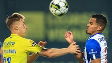 Imagem de Porto vence em Arouca e mantém a pressão