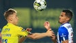 Imagem de Porto vence em Arouca e mantém a pressão