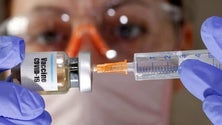 Imagem de Covid-19: AstraZeneca suspende teste de vacina após suspeita de reação adversa grave em voluntário